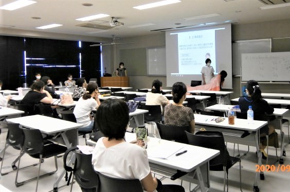 写真：看護論演習の発表会